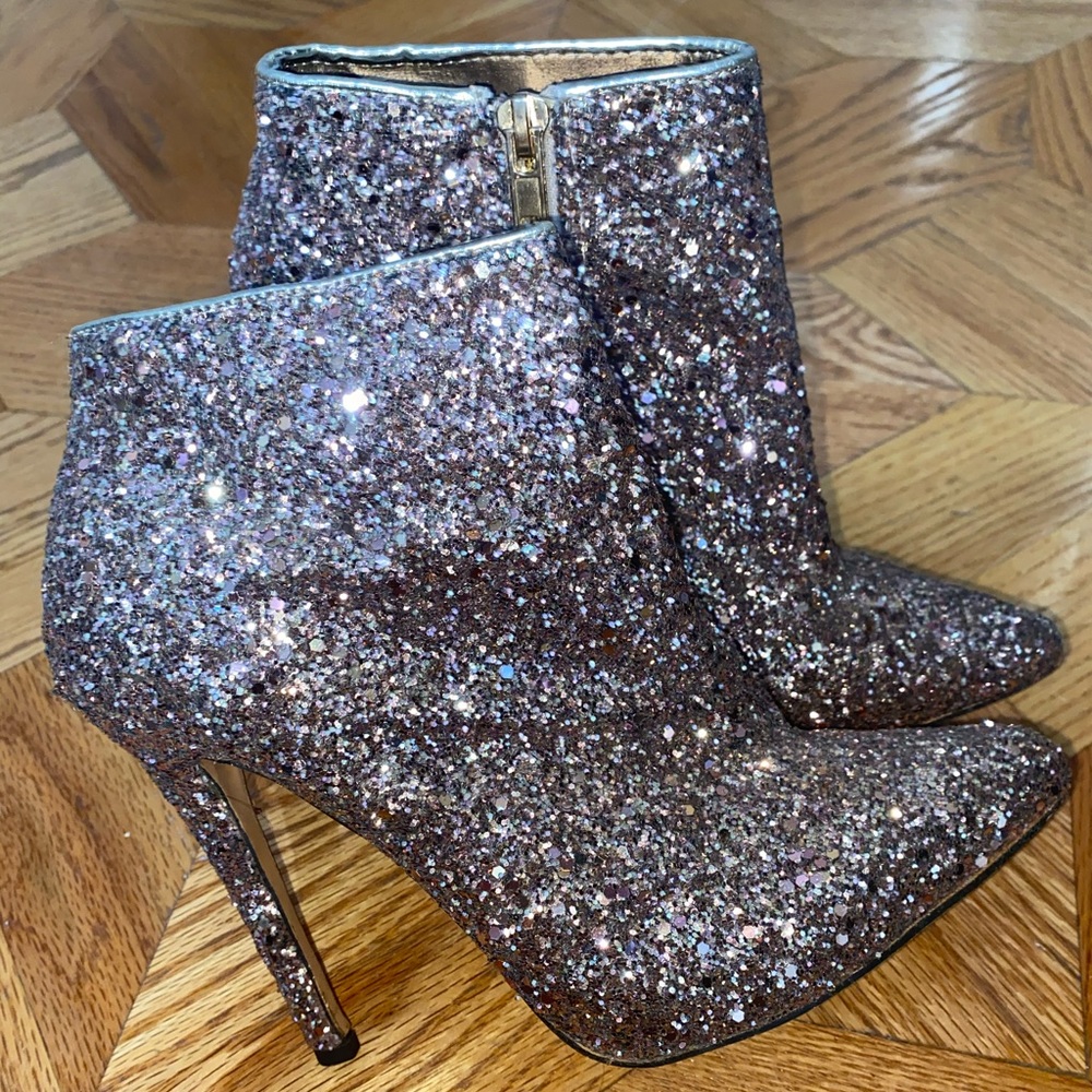 Gorgeous Online-Only Journey’s Rose Gold Glitter Boots